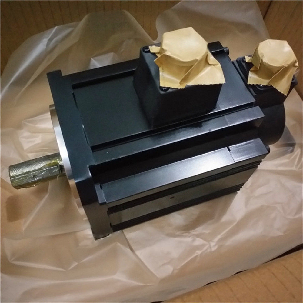 NEUER PANASONIC-Servomotor MDME202GCGM im Karton