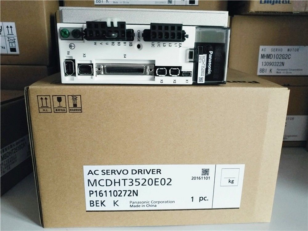 NEUER PANASONIC AC-Servoantrieb MCDHT3520E02 im Karton