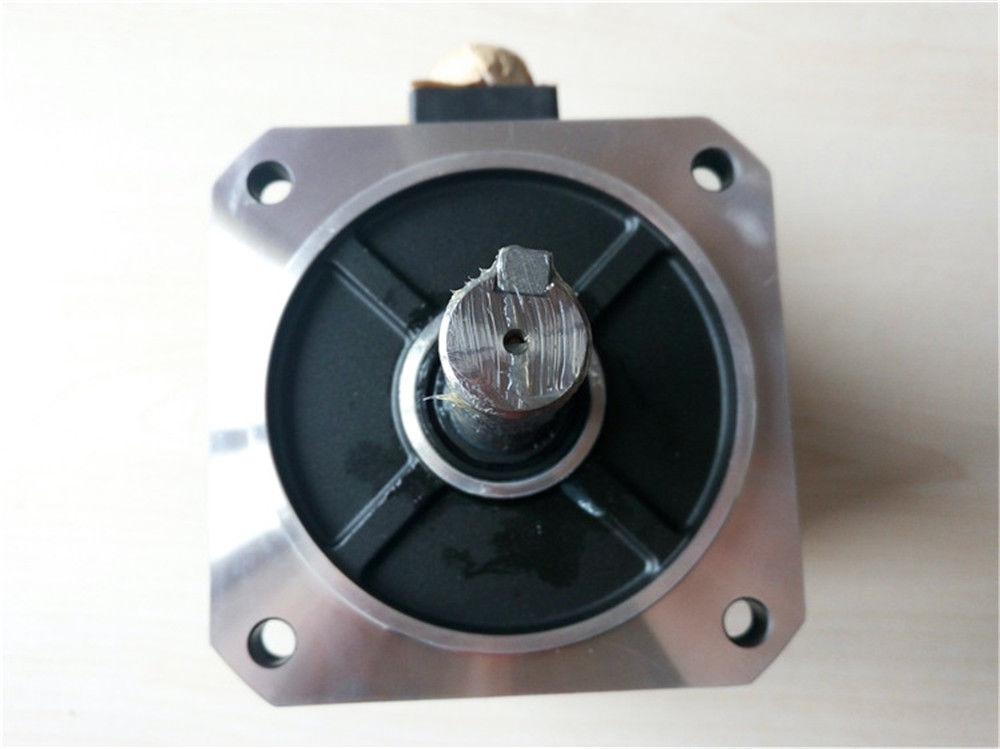 BRAND NEU PANASONIC AC Servomotor MGME092GCGM in der Box