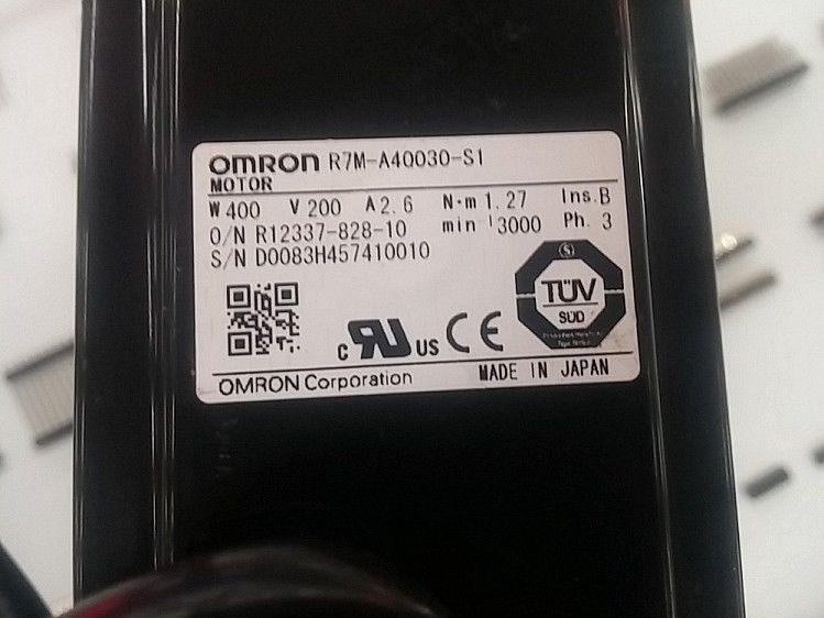 GETESTET R7M-A40030-S1 OMRON R7M-A40030-S1 AC-SERVOMOTOR