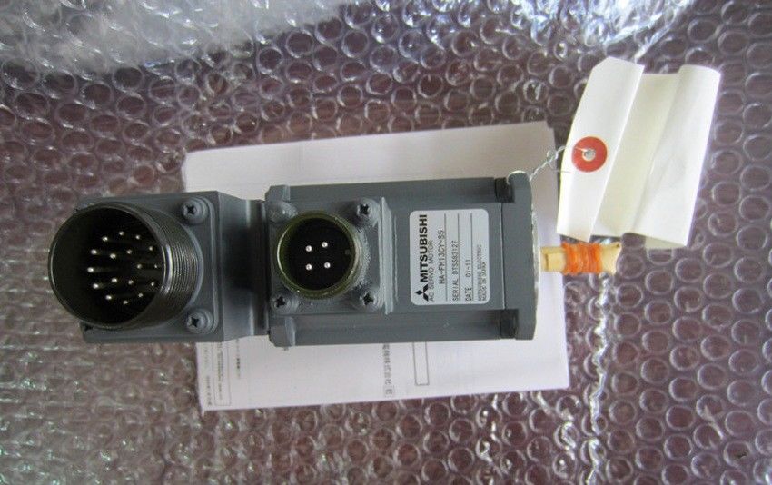 Nagelneuer Mitsubishi Servomotor HA-FH13CY-S5 HA-FH23CY-S5 IM KASTEN