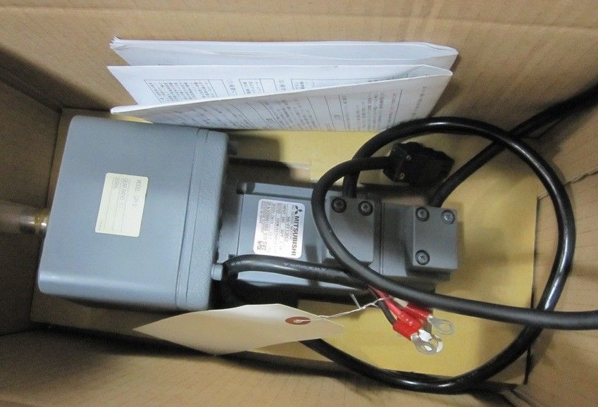 Brandneuer Mitsubishi Servomotor HA-FF13G1 Im Karton