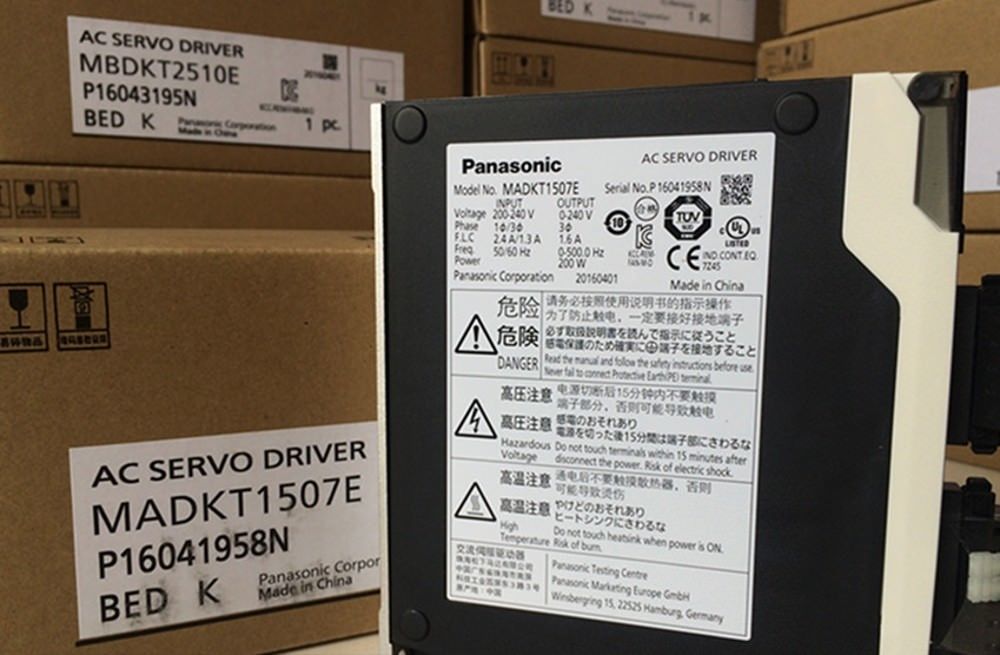 Neuer PANASONIC MINAS A5 200W AC-Servoantrieb MADKT1507E