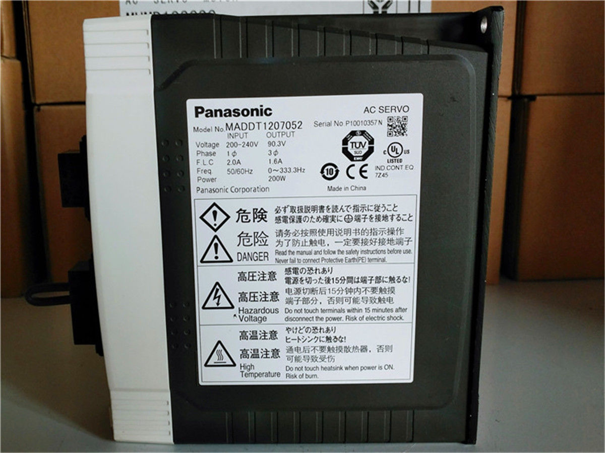 Neuer PANASONIC A4 200W AC-Servoantrieb MADDT1207052
