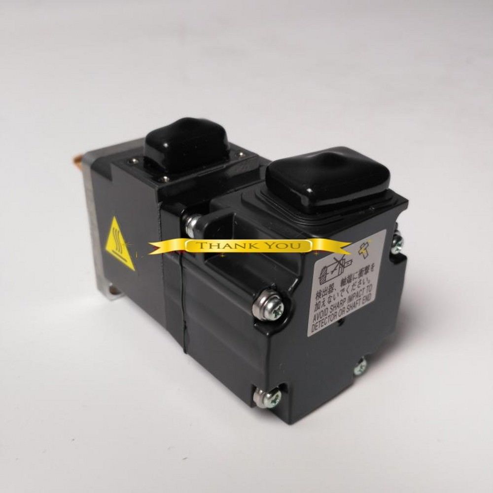 NEU MITSUBISHI SERVOMOTOR HF-KP053 im Karton HFKP053