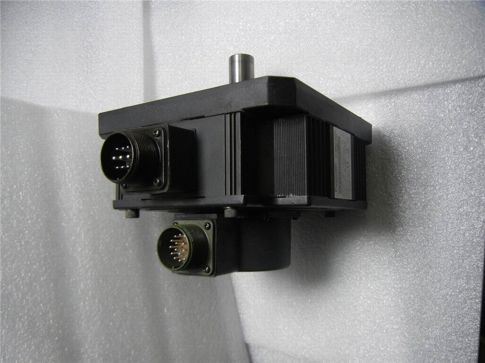 Gebrauchter Panasonic AC-Servomotor MFM082A1C im Karton
