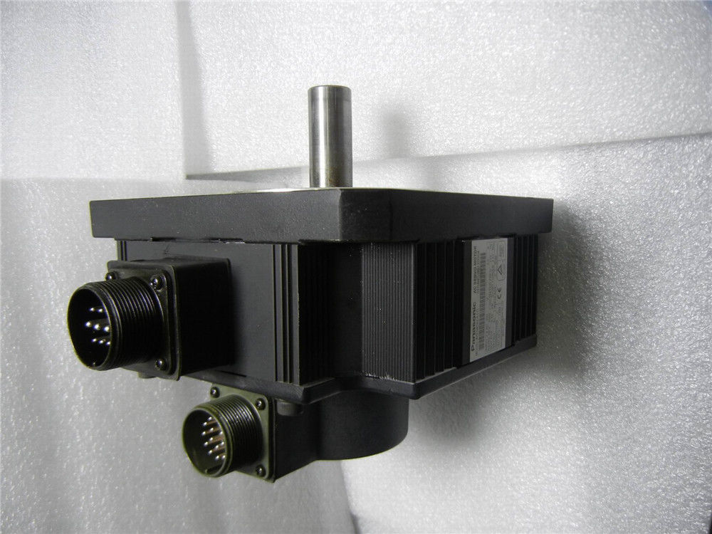 Gebrauchter Panasonic AC-Servomotor MFM082A1C im Karton