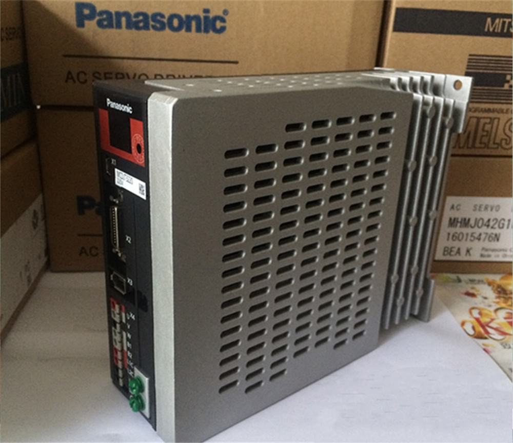 ECHTER NEUER PANASONIC 30A 1KW AC-Servoantrieb MCDJT3220
