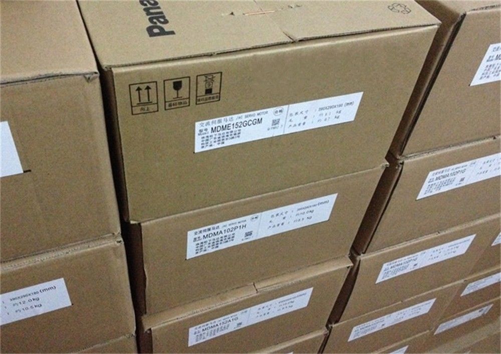 NEU Panasonic AC-Servomotor MDME152GCGM im Karton