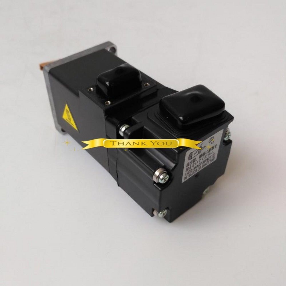 Neuer MITSUBISHI SERVOMOTOR HF-KP13 im Karton HFKP13