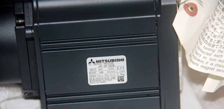 ORIGINAL NEU Mitsubishi SERVOMOTOR HC-SF102K in Box HCSF102K