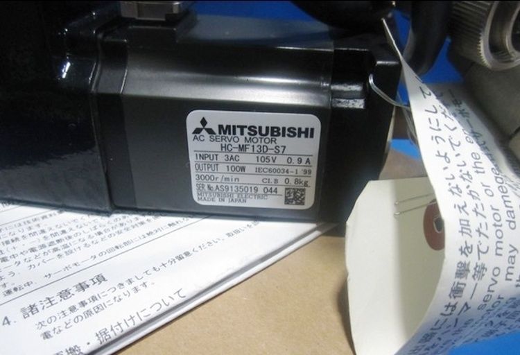 NEW&ORIGINAL MITSUBISHI SERVO MOTOR HC-MF13D-S7 HCMF13DS7 in box