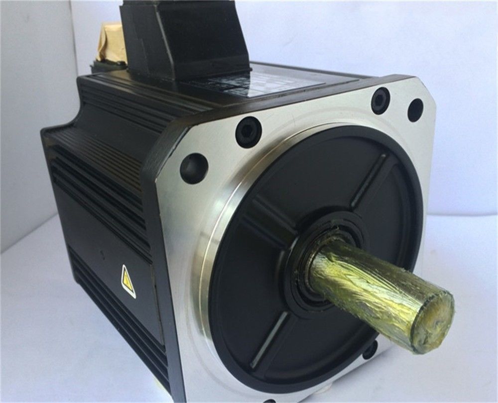 Original NEU PANASONIC AC Servomotor MDMA152A1C im Karton