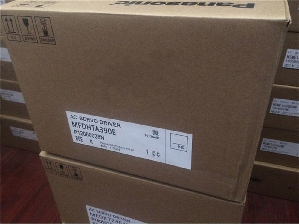 Original neuer PANASONIC AC Servoantrieb MFDHTA390E im Karton