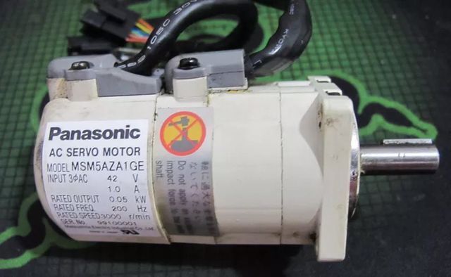 Panasonic GEBRAUCHT GETESTET FUNKTIONIERENDER SERVOMOTOR MSM5AZA1GE