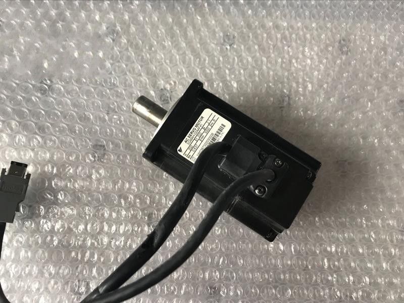 Gebrauchter Yaskawa SGMAH-02AAF41 Servomotor 200 W 3000 U/min im Karton