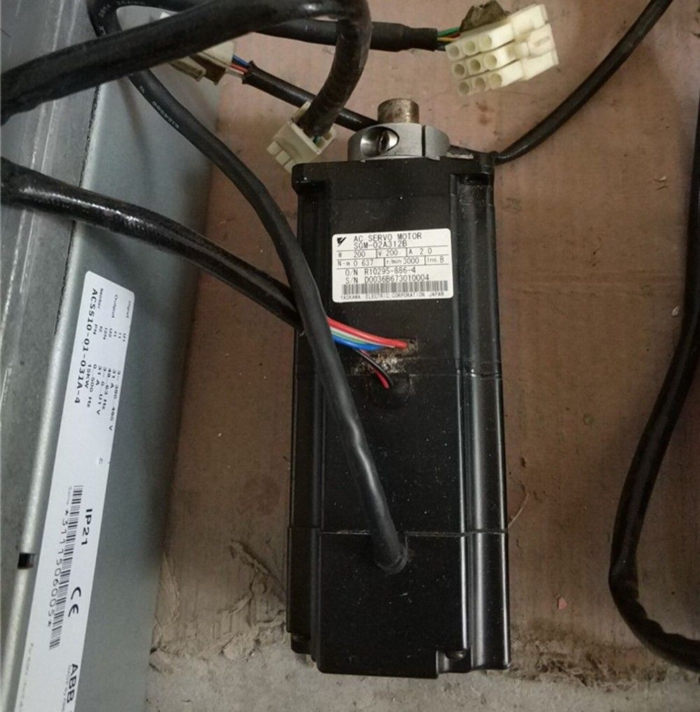 Yaskawa SGM-02A312B 200 W 200 V 3000/min Wechselstrom-Servomotor