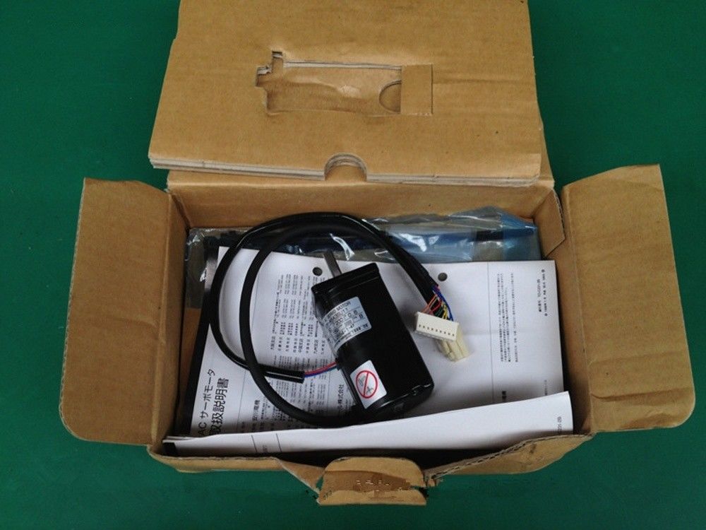 NEUER YASKAWA 50W 200V 0,6A AC-SERVOMOTOR SGM-A5A3SU11