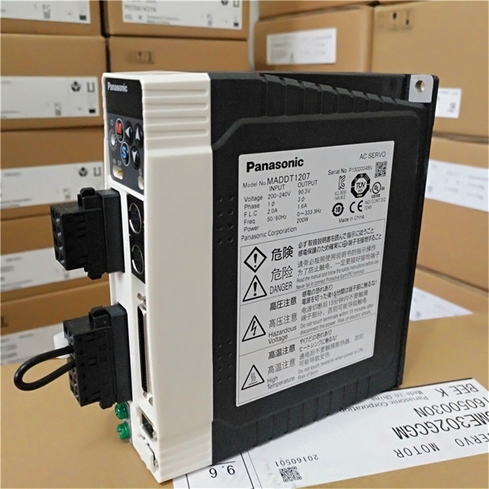 Neuer PANASONIC MINAS A4 SERIE 200W AC-Servoantrieb MADDT1207
