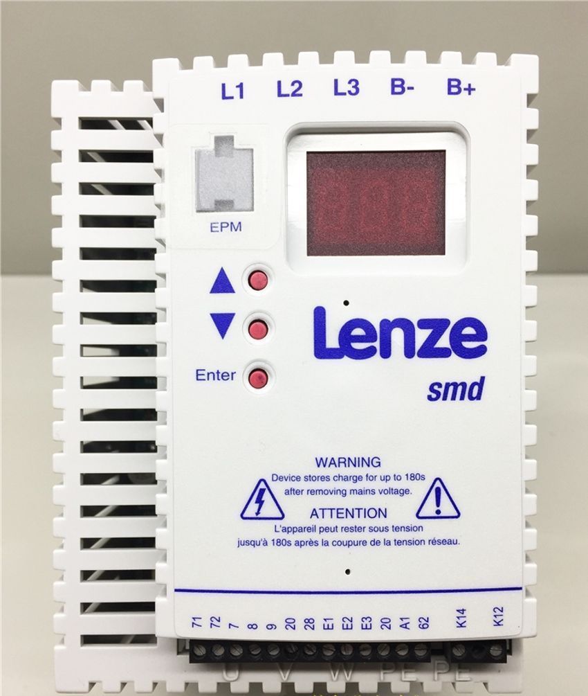 Original Lenze SMD-Wechselrichter 0,75 kW ESMD751L4TXA 3/PE AC neu