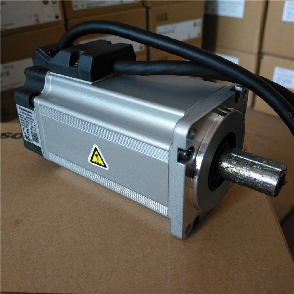 NEU Panasonic MHMD042G1U Servomotor 400 W 3000 U/min im Karton