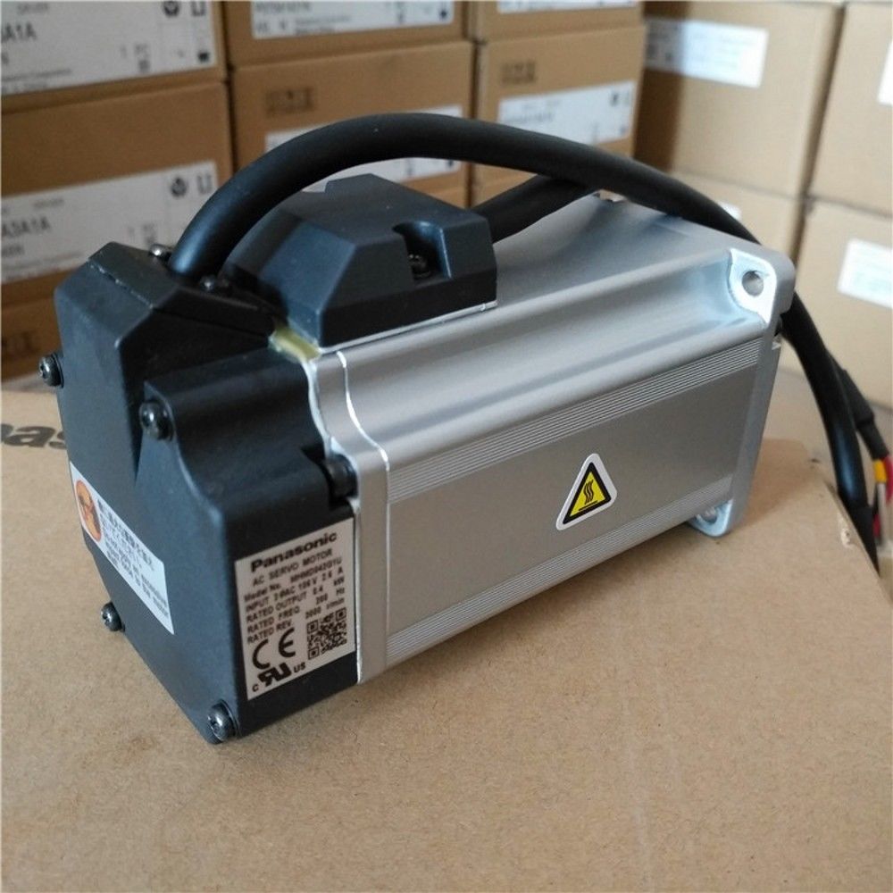 NEU Panasonic MHMD042G1U Servomotor 400 W 3000 U/min im Karton