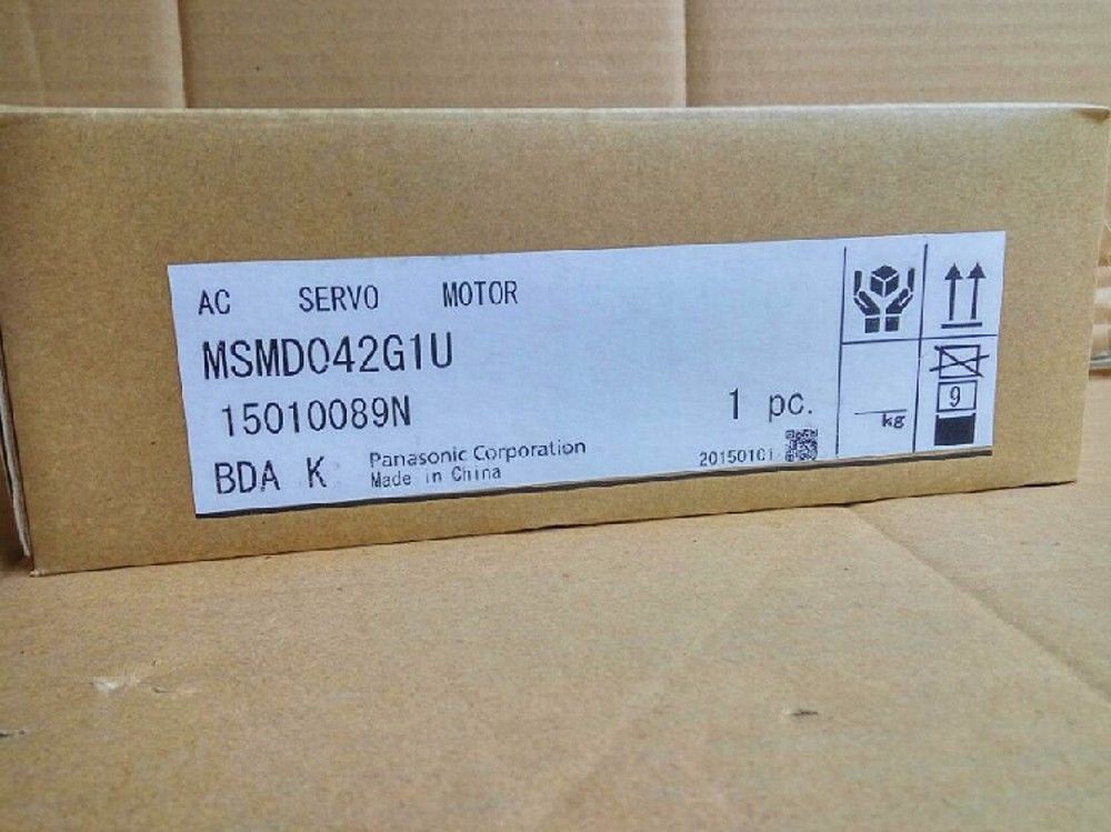 NEU Panasonic MHMD042G1U Servomotor 400 W 3000 U/min im Karton