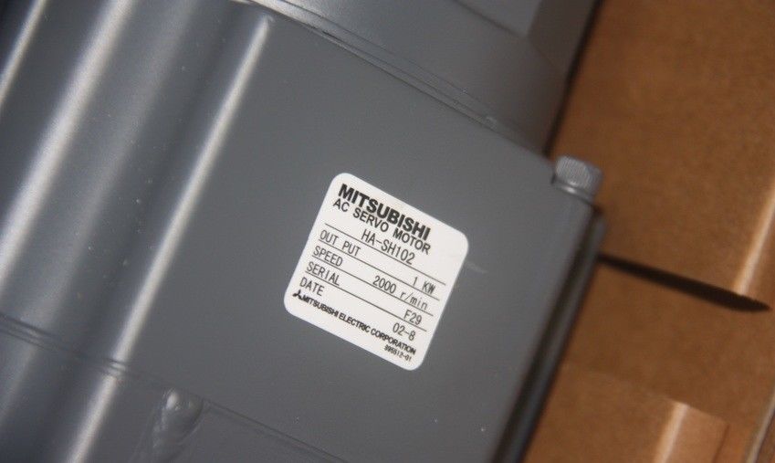 NEU Mitsubishi Servomotor HA80C-S in der Box HA80CS