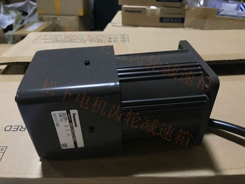 NEU Panasonic M91Z90GD4W2 220V 90W Motor mit einstellbarer Geschwindigkeit im Karton