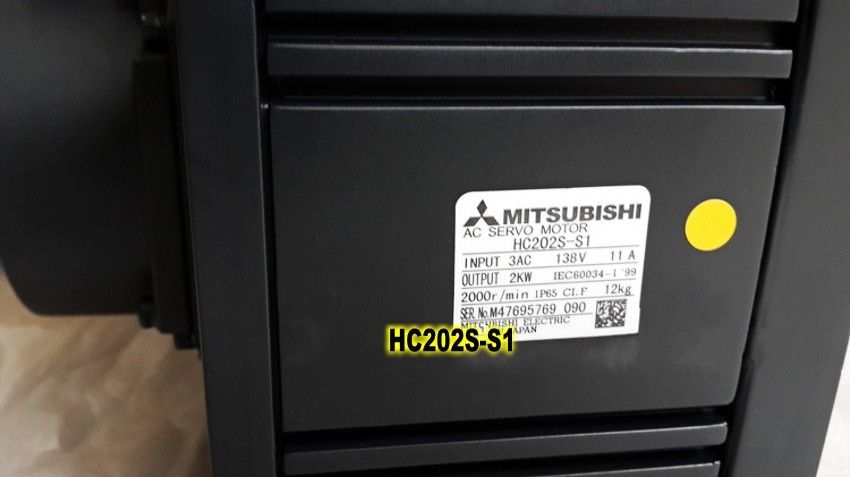 Brandneuer Mitsubishi SERVOMOTOR HC202S-S1 im Karton HC202SS1