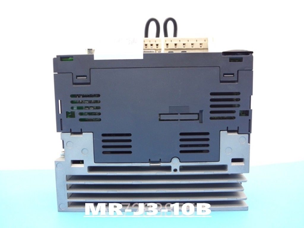 Neuer Mitsubishi-Servoantrieb MR-J3-10B im Kasten MRJ310B
