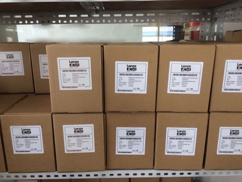 Original Lenze Frequenzumrichter 1,1KW 380V ESMD112L4TXA in Neuverpackung