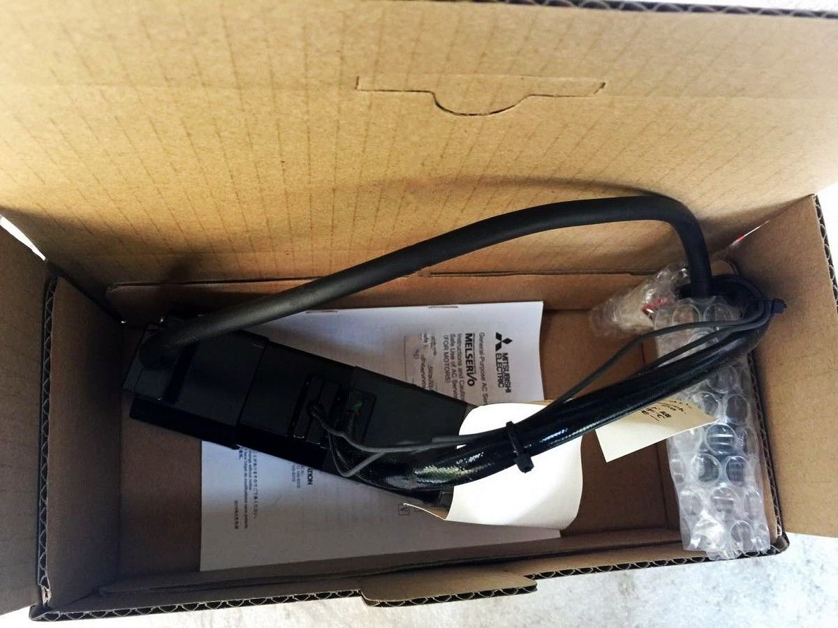 NEW&ORIGINAL Mitsubishi servo motor HC-KF13B HCKF13B in box
