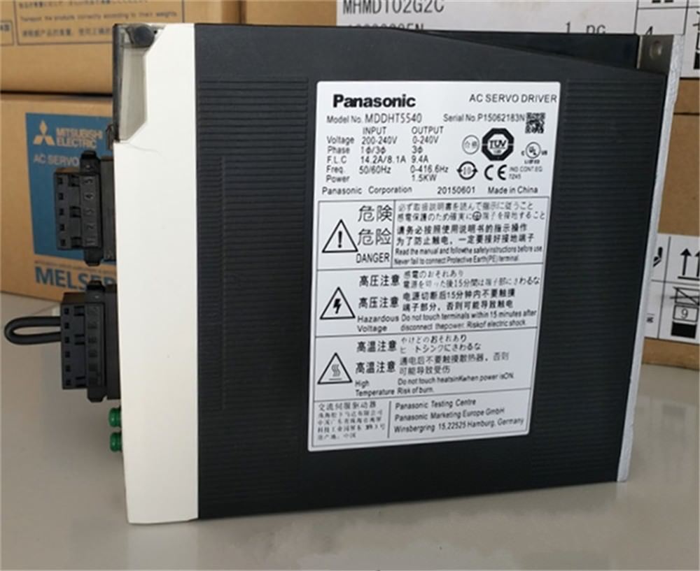 NEUER PANASONIC AC-Servoantrieb MDDHT5540 im Karton