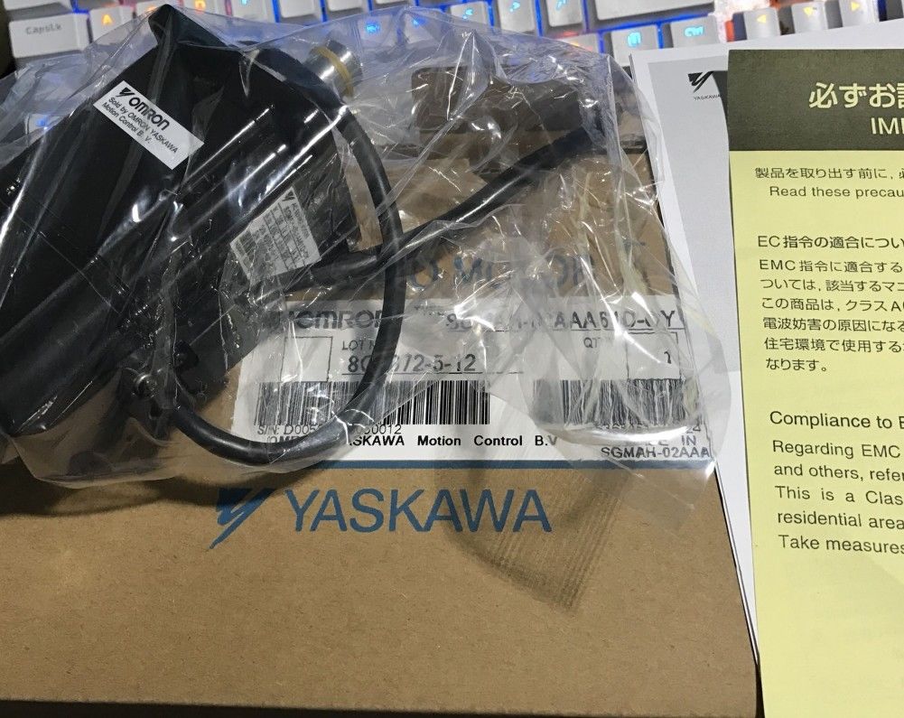 Yaskawa SGMAH-02AAA61D-OY SGMAH02AAA61DOY AC SERVO MOTOR in box