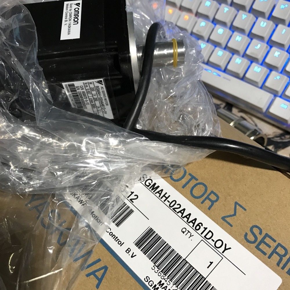 Yaskawa SGMAH-02AAA61D-OY SGMAH02AAA61DOY AC SERVO MOTOR in box